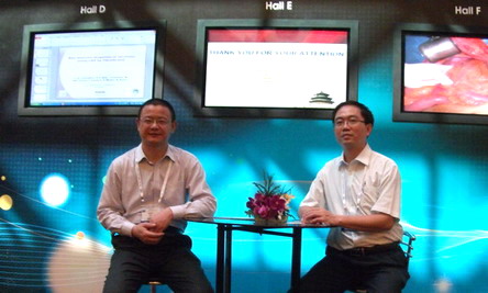 吴邦富和曾文铤2011年在曼谷第21届亚肝会上